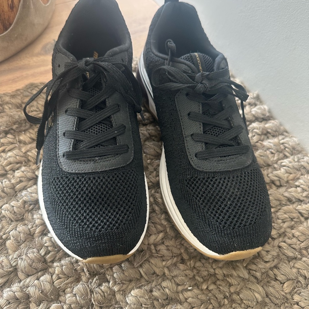 Black Athletic Sketchers SUPER COMFY Pristine  Shoes